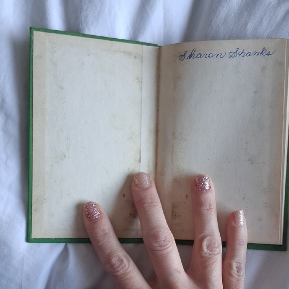 Green Ritual Order Book - Picture 2 of 4